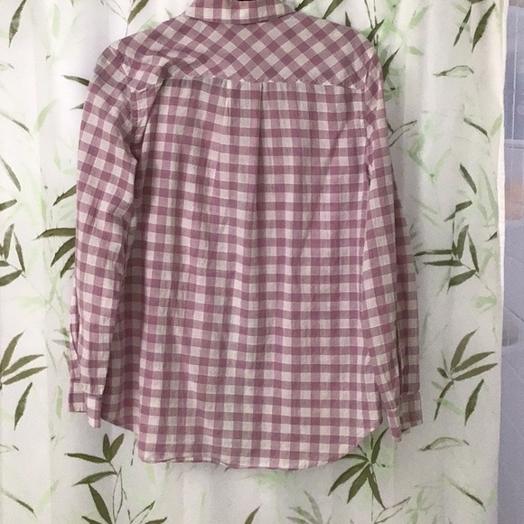 NWOT Eddie Bauer Classic Fit Shirt Medium  99% Cotton. 1% Spandex. White & Mauve - Picture 6 of 8